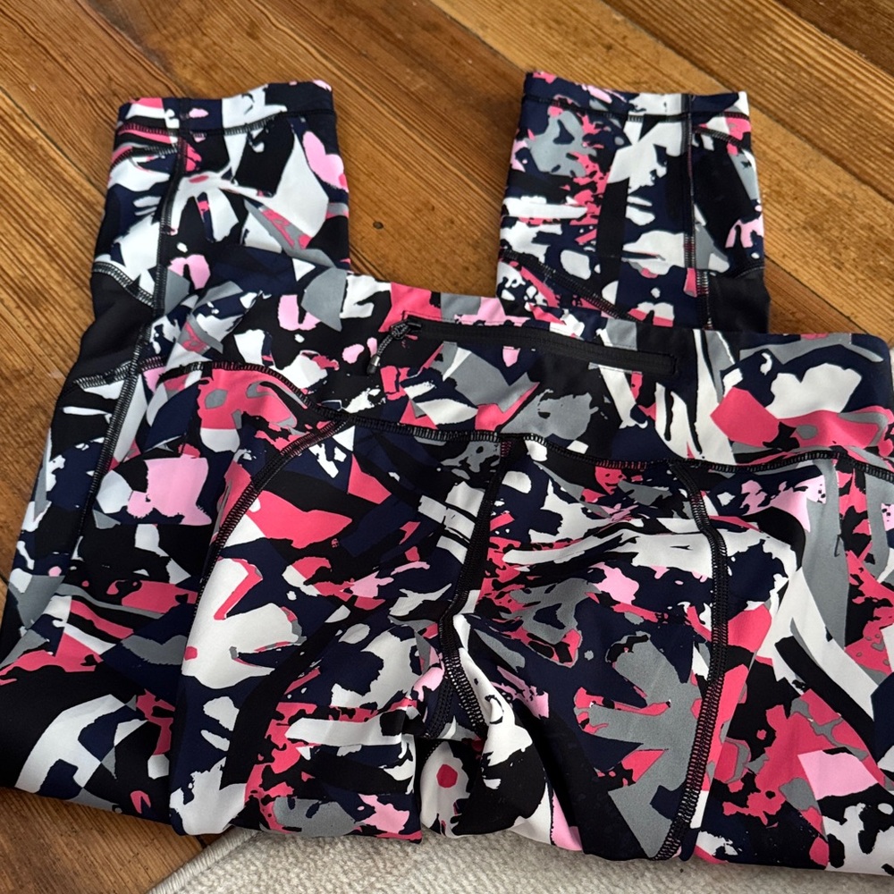 Lululemon Multicolor Abstract 7/8 Leggings